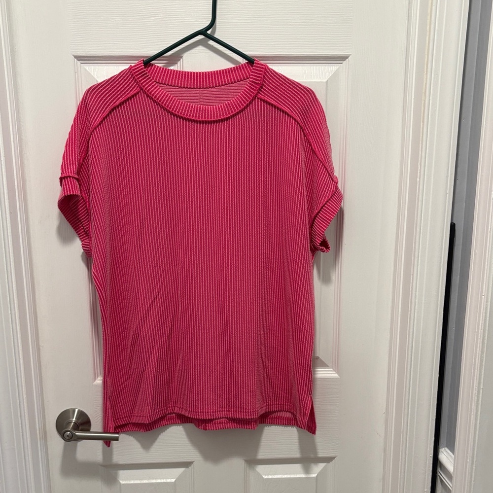 Raised Ribbed exposed seam, color rose Top, size medium.